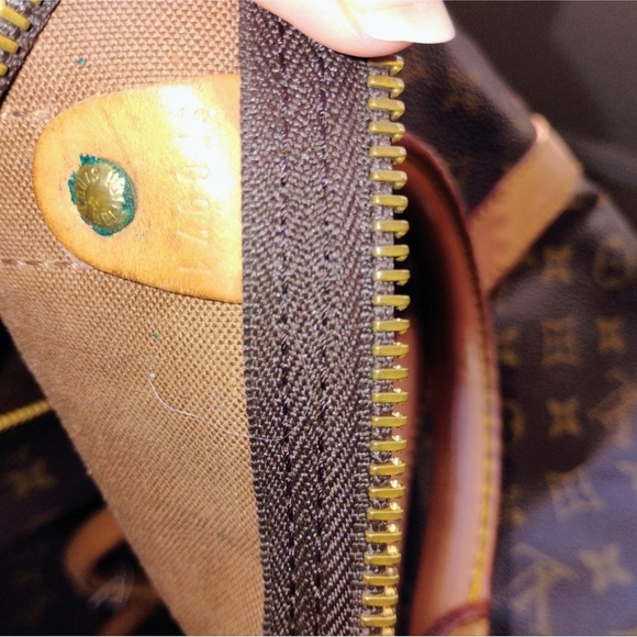 Louis Vuitton Monogram Bandoulier Keepall 55 - Picture 3 of 16